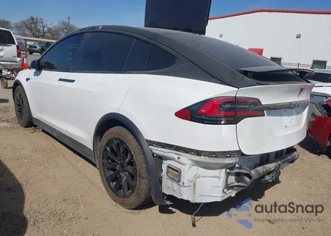 2019 Tesla Model X 100D/75D/Long Range/Standard Range z USA, uszkodzony, nr VIN 5YJXCDE26KF185019